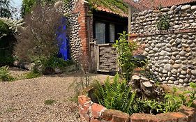 Seafret Barn Sleeps Two, North Norfolk